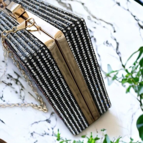 Women's NWOT Retro Radio Shape Crossbody Shoulder Chain Bag Rhinestone Metal - Picture 10 of 14